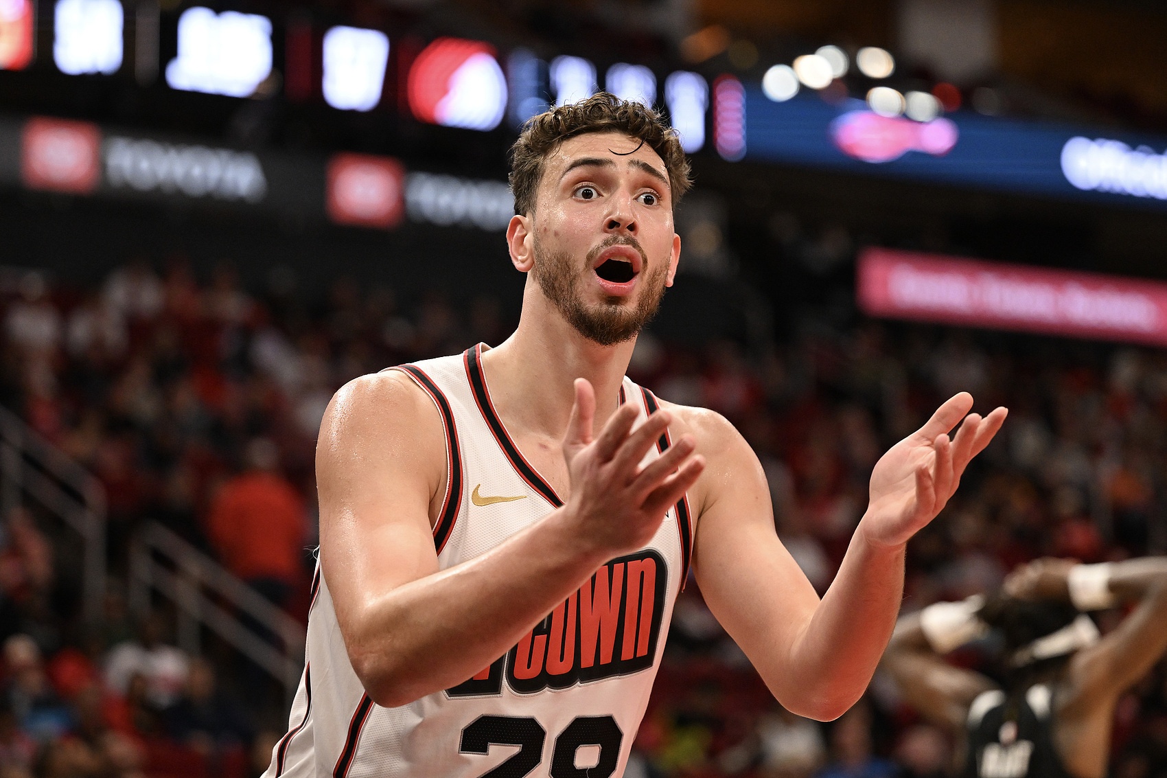 申京:裁判会犯错 我们也会犯错 我没控制好自己的情绪