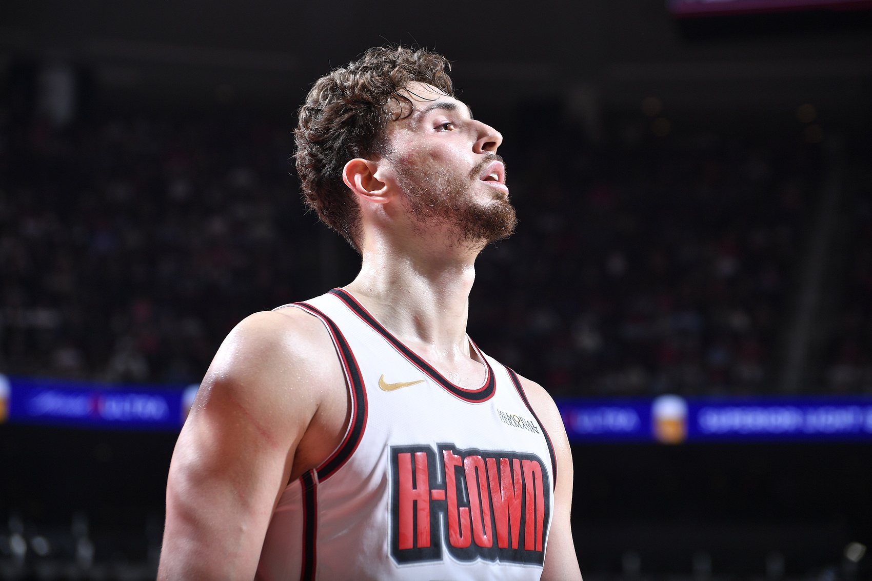 斯通:申京一心想成就非凡 看到他获得认可 我由衷地为他感到高兴